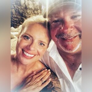 Meet your Posher, Joy